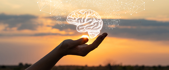 Cerveau flottant dans une main